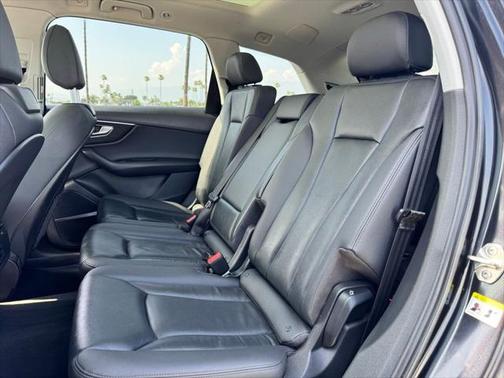 2021 Audi Q7 55 Premium Plus