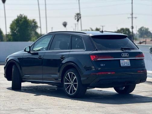 2021 Audi Q7 55 Premium Plus