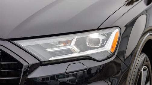 2021 Audi Q7 55 Premium Plus