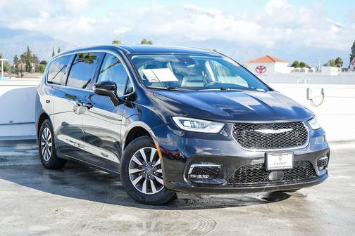 2024 Chrysler Pacifica Hybrid Select