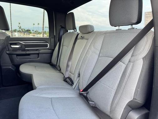 2024 RAM 3500 Big Horn Crew Cab 4x4 8' Box