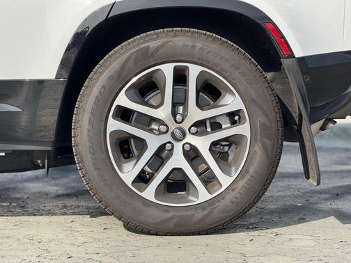 2024 Land Rover Defender 110 P400 X-Dynamic SE