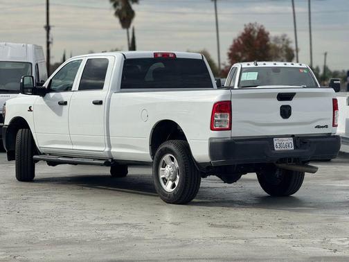 2024 RAM 2500 Tradesman Crew Cab 4x4 8' Box