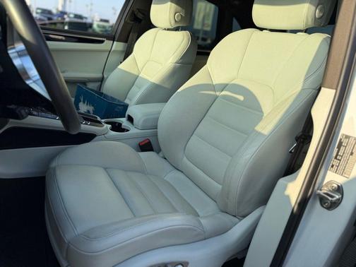 2019 Porsche Macan Base