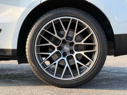 2019 Porsche Macan Base