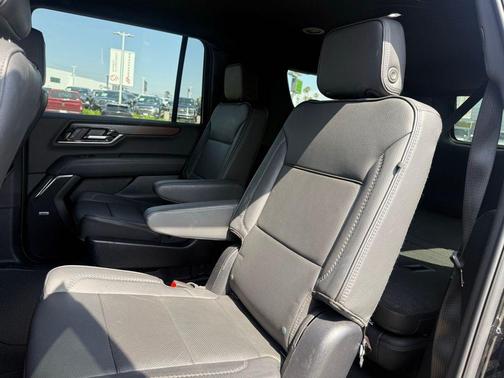 Onyx Black 2025 GMC Yukon XL Denali