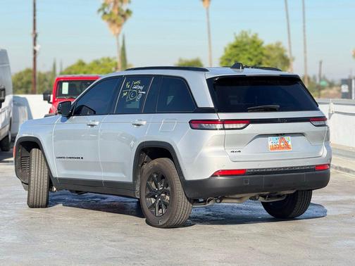 2024 Jeep Grand Cherokee Altitude