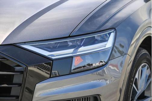 2021 Audi Q8 55 Premium