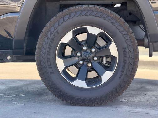 Diamond Black Crystal Pearlcoat 2022 RAM 1500 Rebel