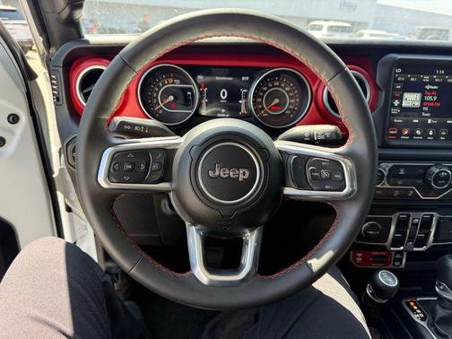 Bright White Clearcoat 2023 Jeep Gladiator Rubicon