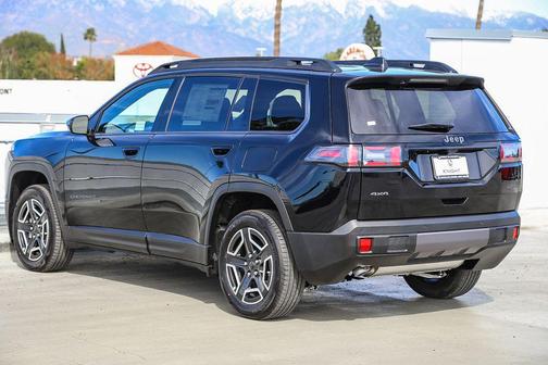 2026 Jeep Cherokee Laredo 4x4