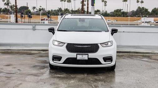 2025 Chrysler Pacifica Hybrid Premium S Appearance Pkg