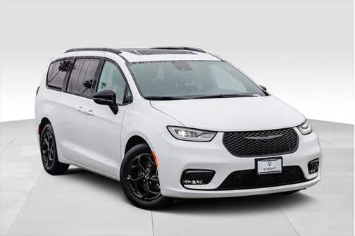 2025 Chrysler Pacifica Hybrid Premium S Appearance Pkg