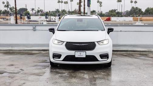 2025 Chrysler Pacifica Hybrid Premium S Appearance Pkg