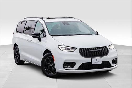 2025 Chrysler Pacifica Hybrid Premium S Appearance Pkg