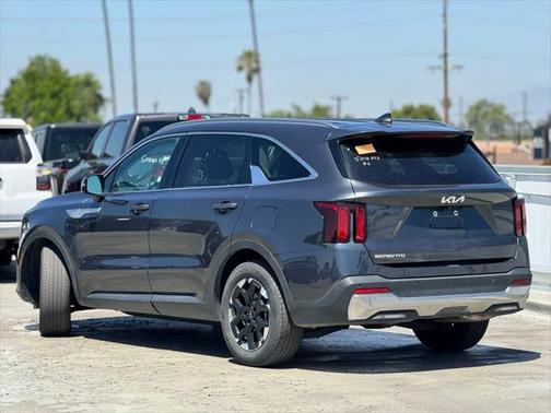 2024 Kia Sorento S