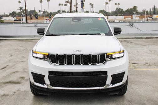 Bright White Clearcoat 2024 Jeep Grand Cherokee L Laredo