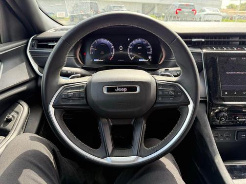 Bright White Clearcoat 2024 Jeep Grand Cherokee L Laredo