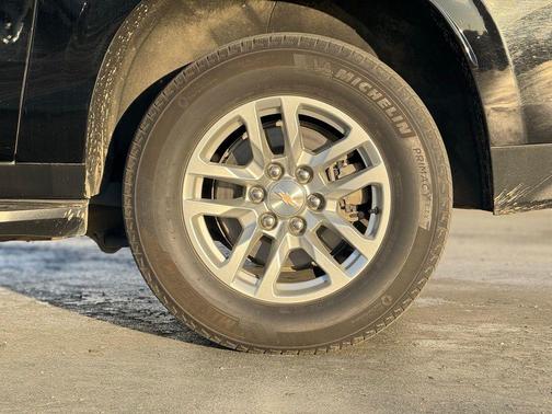 2024 Chevrolet Suburban LS