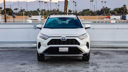 2022 Toyota RAV4 Hybrid SE