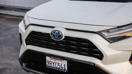 2022 Toyota RAV4 Hybrid SE