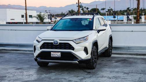 2022 Toyota RAV4 Hybrid SE