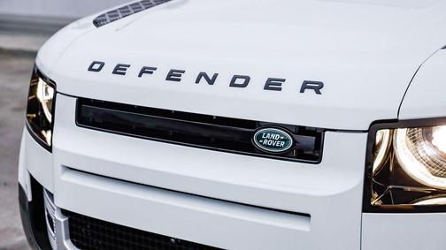 2025 Land Rover Defender 110 P300