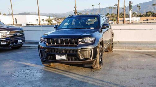 2026 Jeep Grand Cherokee Altitude