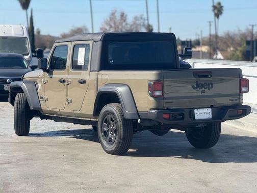 2020 Jeep Gladiator Sport