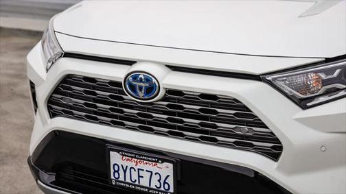 2021 Toyota RAV4 Hybrid SE