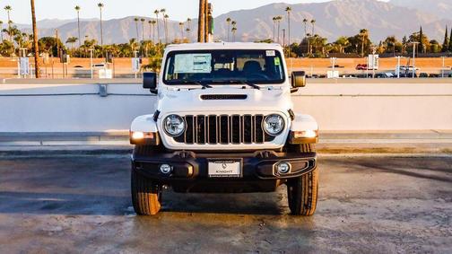 2025 Jeep Gladiator Sport S