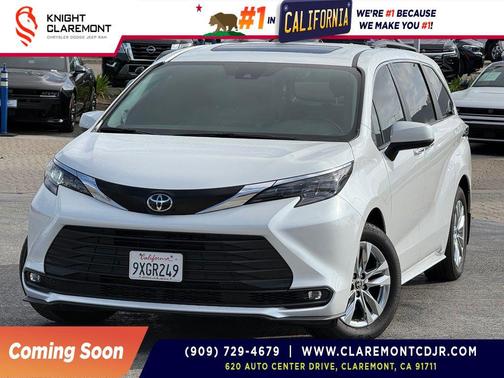 Wind Chill Pearl 2026 Toyota Sienna XLE
