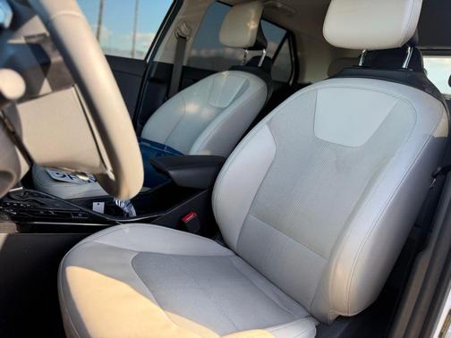 2023 Kia Niro Touring