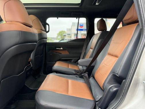 Atomic Silver 2025 Lexus GX 550 Luxury+