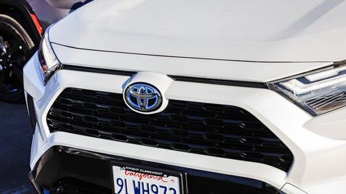 2024 Toyota RAV4 Hybrid SE
