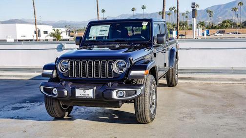 2026 Jeep Gladiator Sahara 4x4