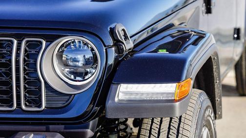 2026 Jeep Gladiator Sahara 4x4