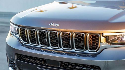 2023 Jeep Grand Cherokee L Laredo