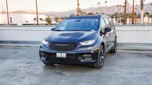 2026 Chrysler Pacifica L