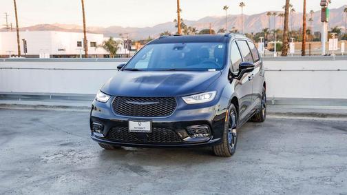 2026 Chrysler Pacifica L