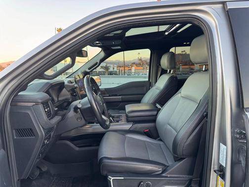 2022 Ford F-150 Lightning LARIAT