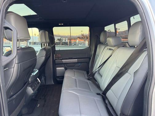 2022 Ford F-150 Lightning LARIAT