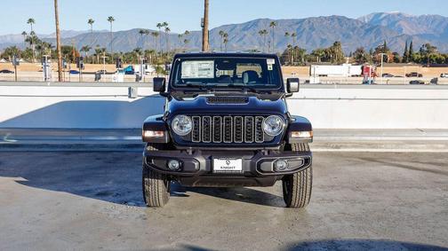 2026 Jeep Gladiator Sport S