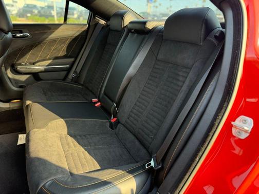 Go Mango 2023 Dodge Charger SRT Hellcat