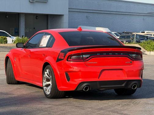 Go Mango 2023 Dodge Charger SRT Hellcat