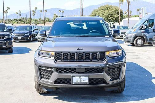 Baltic Gray Metallic Clearcoat 2026 Jeep Grand Cherokee Altitude