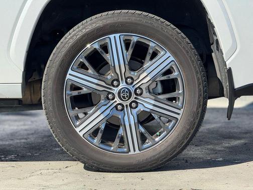 2024 Toyota Sequoia Capstone