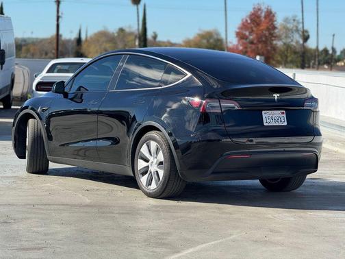 2024 Tesla Model Y Long Range Dual Motor All-Wheel Drive