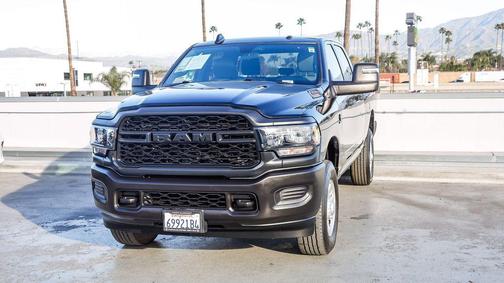 2024 RAM 3500 Tradesman Crew Cab 4x4 6'4' Box