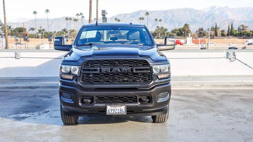 2024 RAM 3500 Tradesman Crew Cab 4x4 6'4' Box